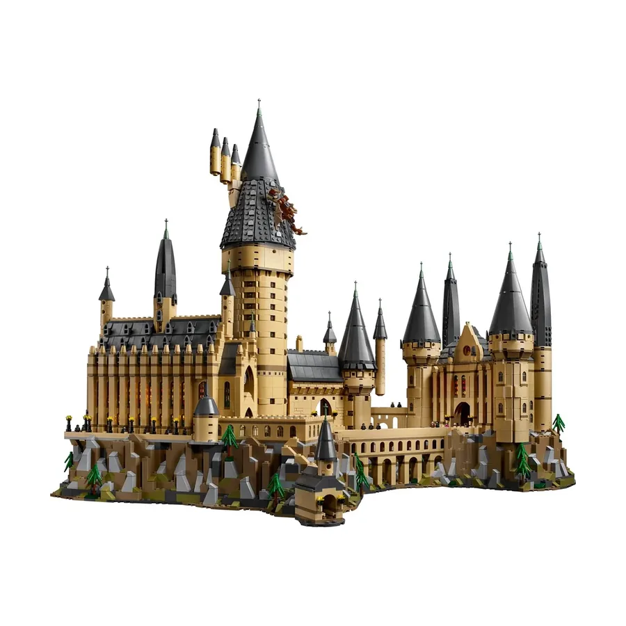 LEGO Harry Potter Hogwarts Castle (71043), view 2
