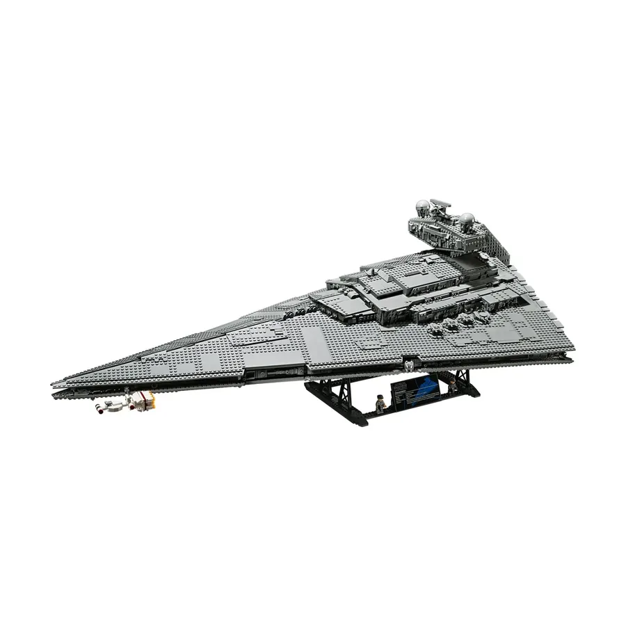 LEGO Star Wars Imperial Star Destroyer (75252), front view