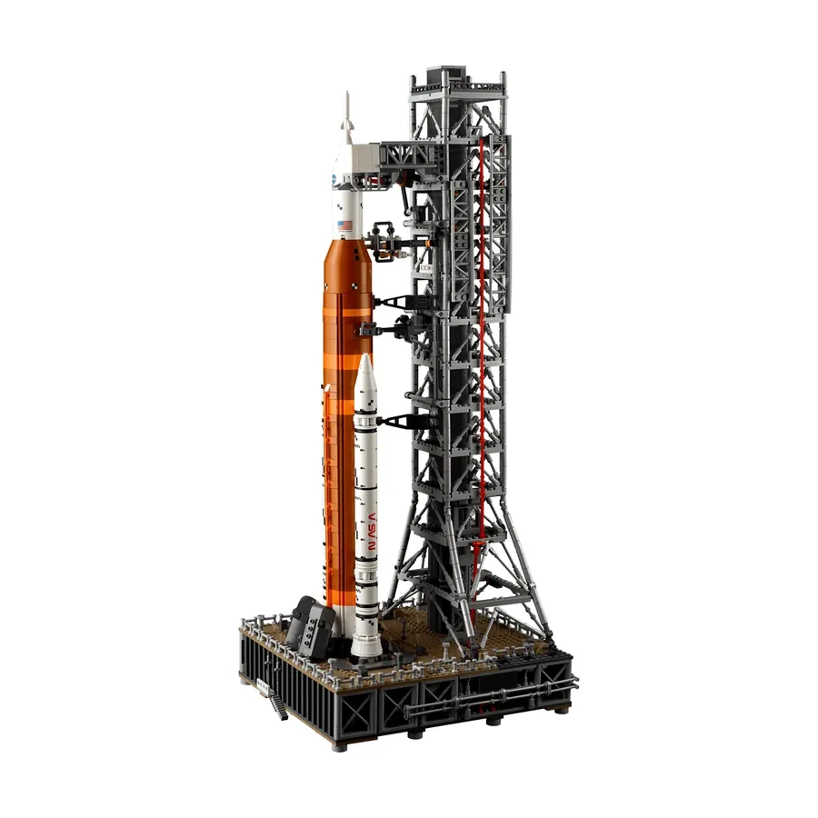 LEGO Icons NASA Artemis Space Launch System (10341), view 2